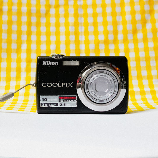 NIKON COOLPIX S220